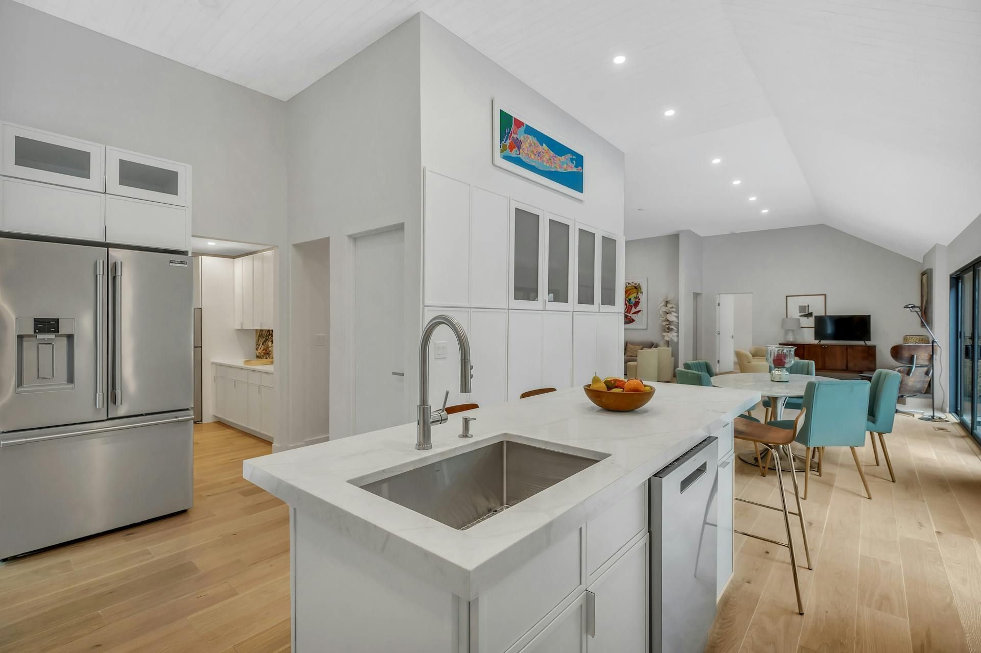 10 Hampton Street Westhampton Beach, NY 11978 - Photo 7 of 17