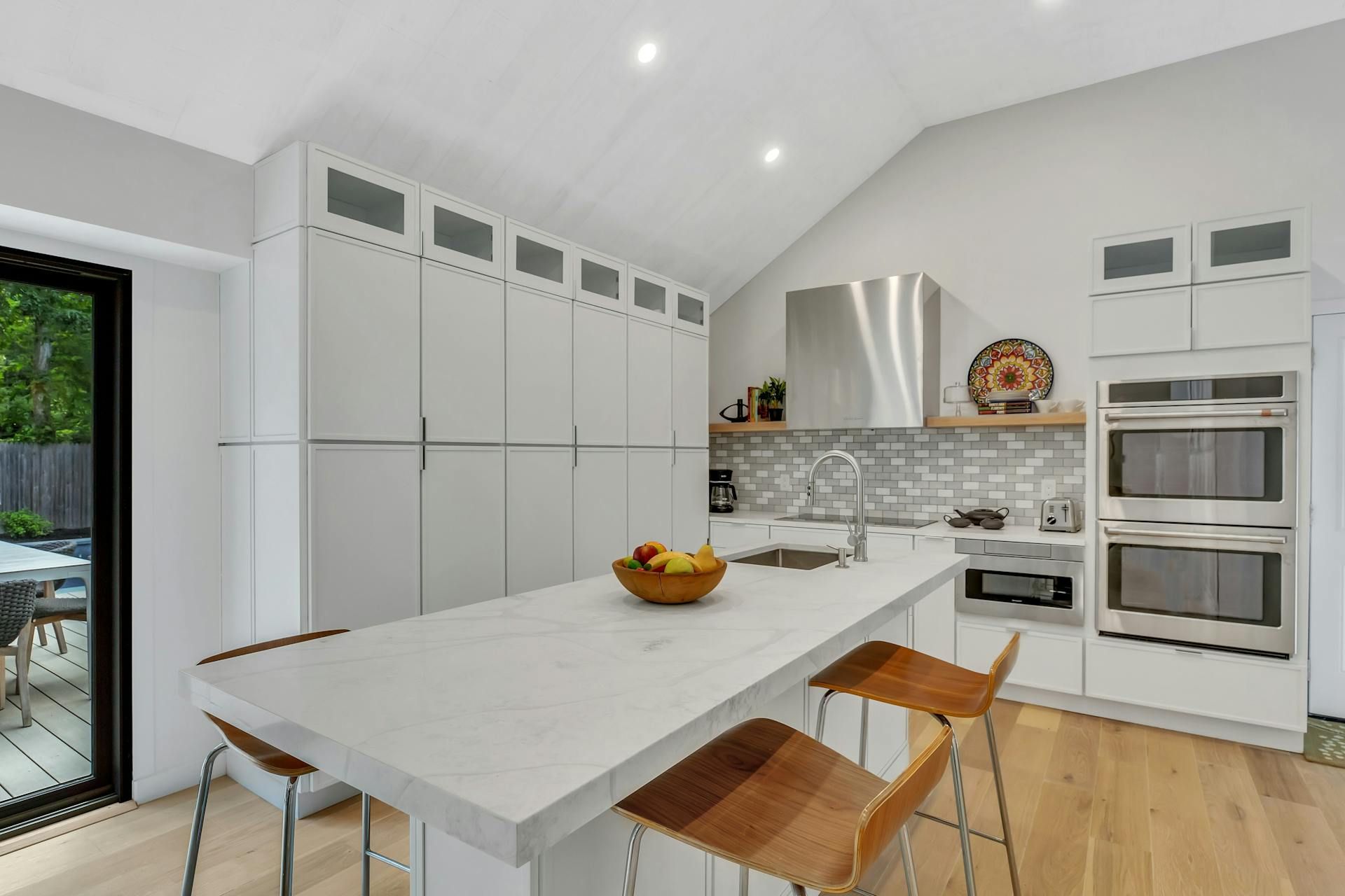 10 Hampton Street Westhampton Beach, NY 11978 - Photo 9 of 17