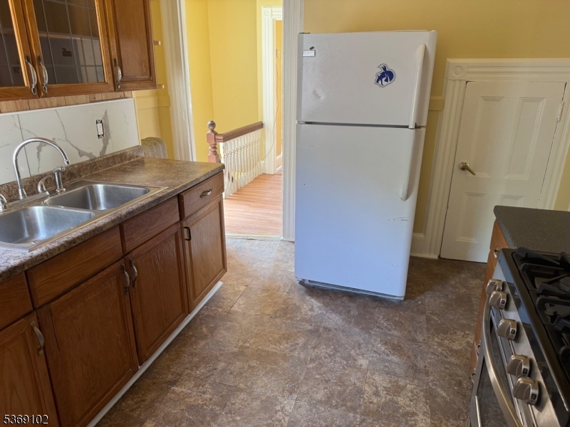 30 Riggs Place, Unit 2 South Orange, NJ 07079 - Photo 11 of 27