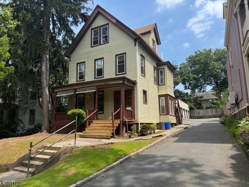 30 Riggs Place, Unit 2 South Orange, NJ 07079 - Photo 2 of 27