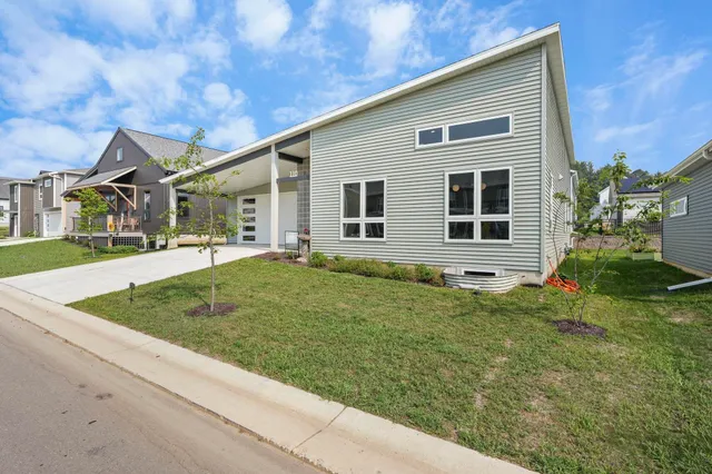 $379,900 | 110 Boneset, Poynette, WI 53955