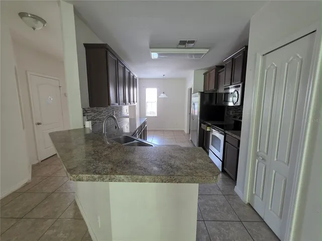 $1,850 | 727 Lake Douglas Drive, Groveland, FL 34736