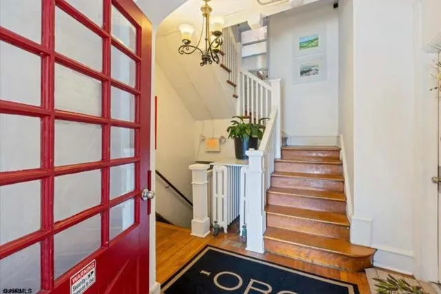 a view of entryway with a front door