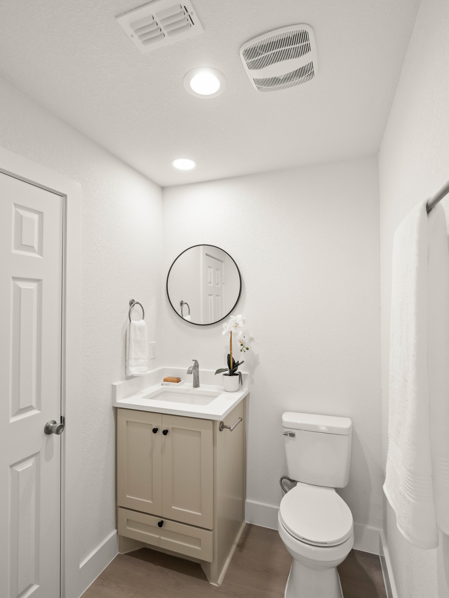 218 Crystal Knoll Boulevard Georgetown, TX 78626 - Photo 12 of 27 Full bathroom with vanity, recessed lighting, dark wood-style floors, and shower / bathtub combination with curtain