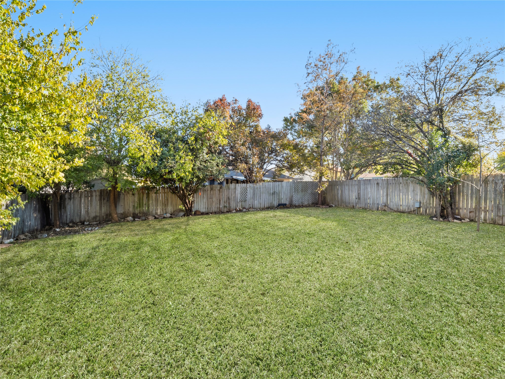 218 Crystal Knoll Boulevard Georgetown, TX 78626 - Photo 25 of 27 View of fenced backyard
