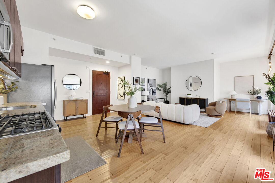 460 South Spring Street, Unit 1110 Los Angeles, CA 90013 - Photo 4 of 25