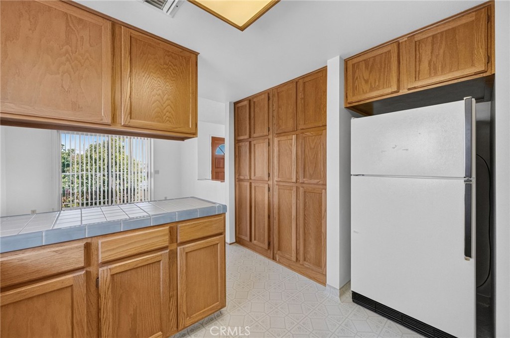 9470-9472 Foster Road Bellflower, CA 90706 - Photo 52 of 61 kitchen