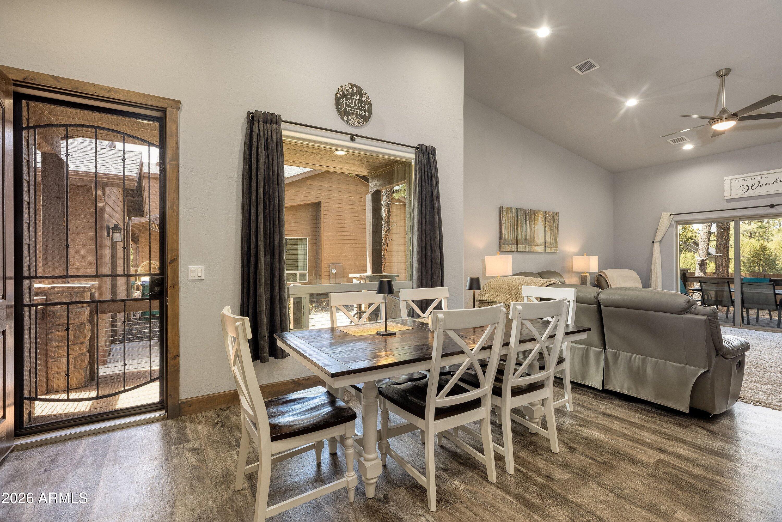 2940 West Villa Loop Show Low, AZ 85901 - Photo 2 of 28 Dining Space