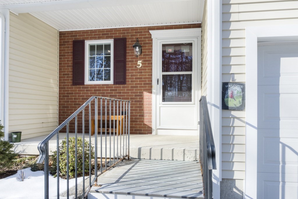 5 Maple Brook Drive, Unit 5 Rutland, MA 01543 - Photo 4 of 31 Gallery Image 4
