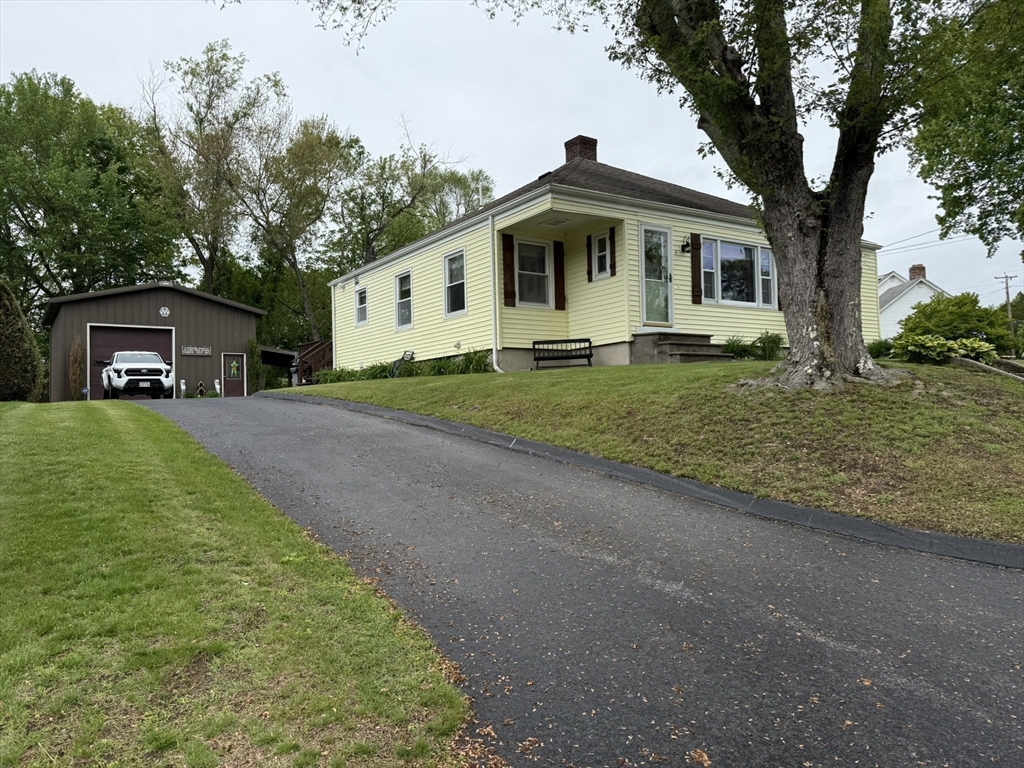 4 Perryville Road Webster, MA 01570 - Photo 1 of 42 Gallery Image 1