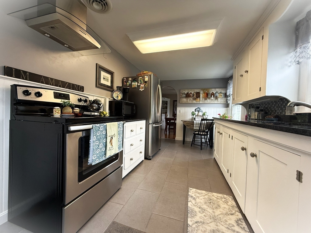4 Perryville Road Webster, MA 01570 - Photo 11 of 42 Gallery Image 11
