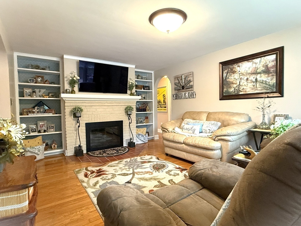 4 Perryville Road Webster, MA 01570 - Photo 18 of 42 Gallery Image 18
