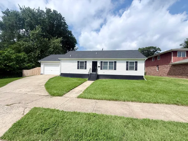 $1,850 | 2244 West Taft Street, Gary, IN 46404