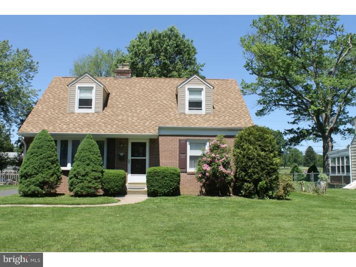 411 Burton Road Oreland, PA 19075 - Photo 3 of 25 Front Yard