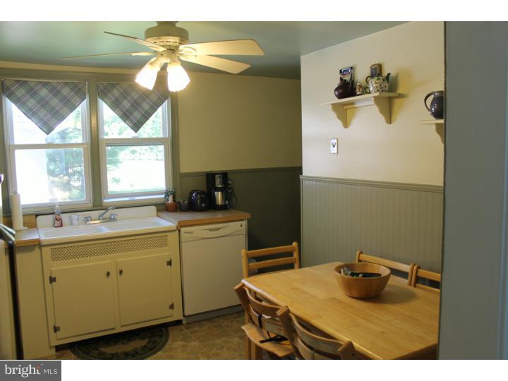 411 Burton Road Oreland, PA 19075 - Photo 6 of 25 Kitchen
