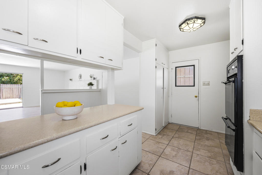 1870 Burch Avenue Simi Valley, CA 93063 - Photo 10 of 23