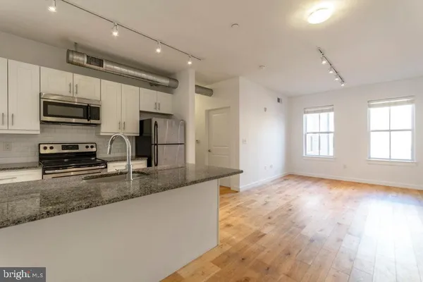 $2,154 | 224 Church Street, Unit 406, Philadelphia, PA 19106
