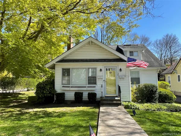 $4,800 | 38 Sammis Street, Huntington, NY 11743