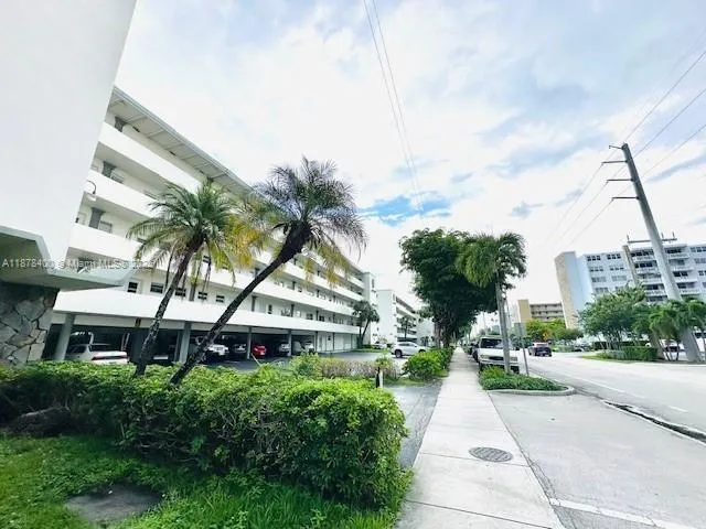 $1,700 | 500 Northeast 14th Avenue, Unit 204, Hallandale Beach, FL 33009