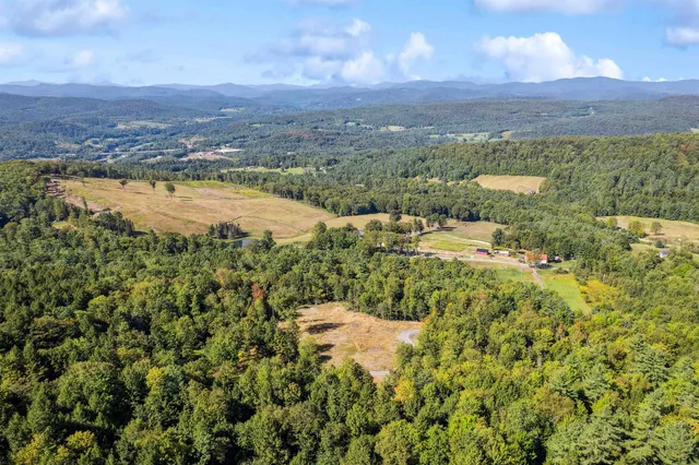 $399,000 | 1985 Gee Hill Road, Royalton, VT 05068