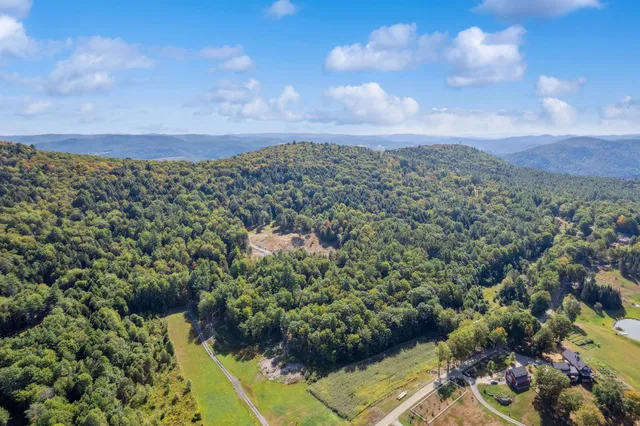 $399,000 | 1985 Gee Hill Road, Royalton, VT 05068