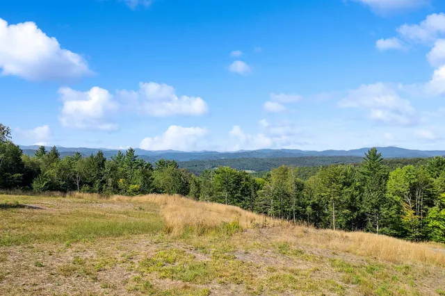 $399,000 | 1985 Gee Hill Road, Royalton, VT 05068
