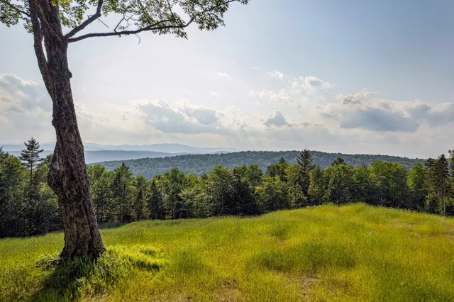 $399,000 | 1985 Gee Hill Road, Royalton, VT 05068