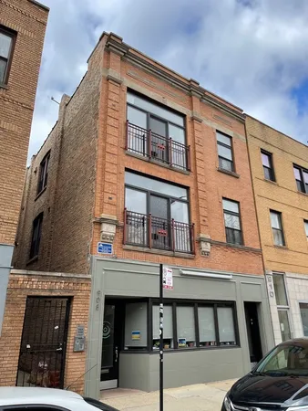 $2,595 | 908 North Damen Avenue, Unit 1R, Chicago, IL 60622