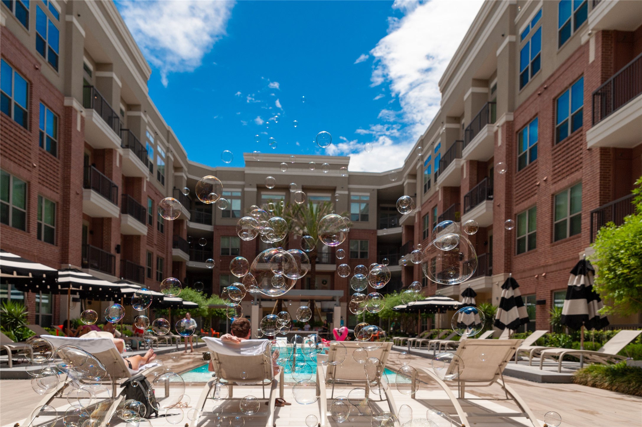 160 Birdsall Street, Unit 1223 Houston, TX 77007 - Photo 7 of 23 Salt water pool in your building. Firepit and outdoor kitchen available for your summer gatherings!