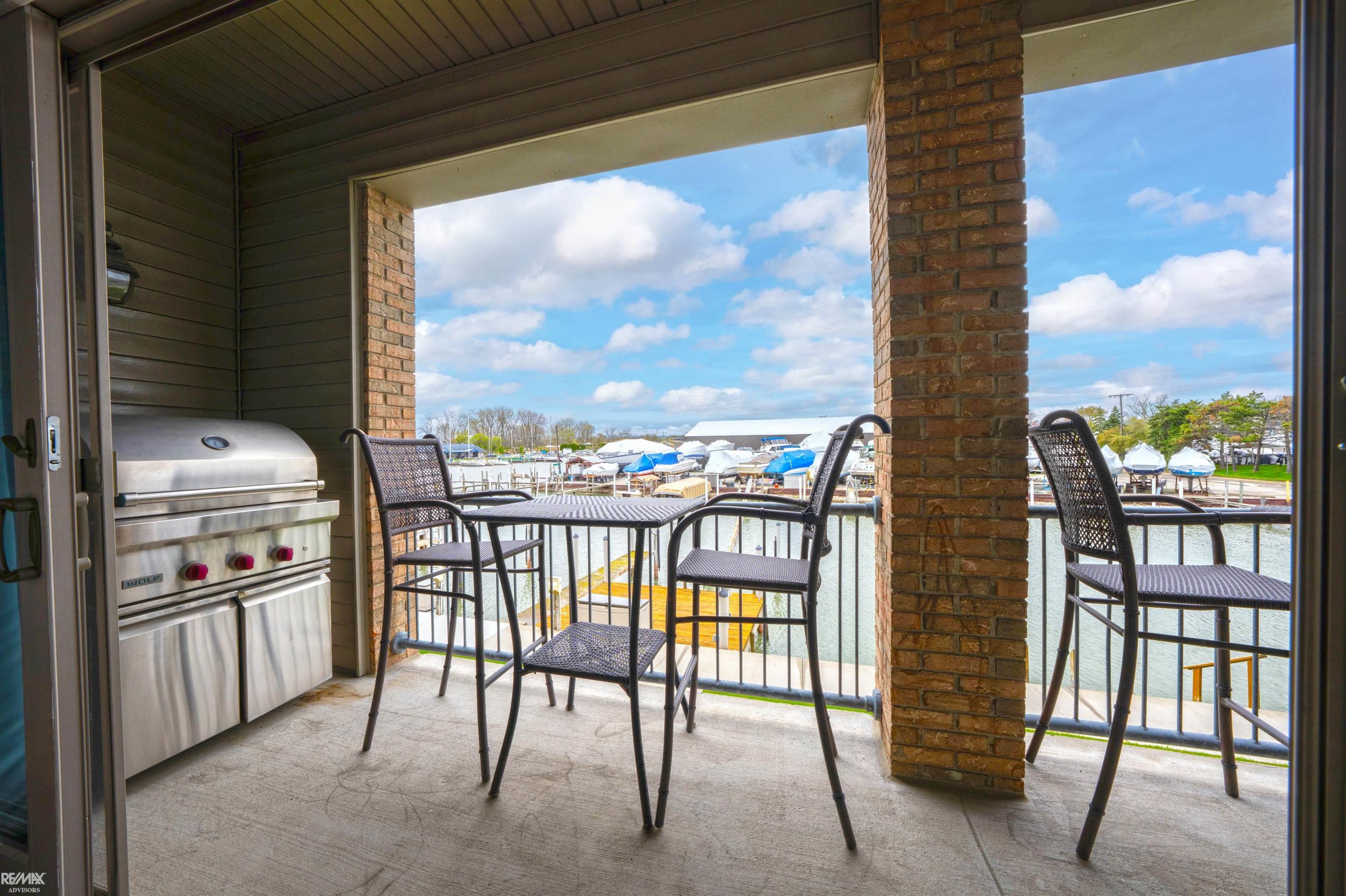 32172 North River Road, Unit 17 Harrison Township, MI 48045 - Photo 16 of 74