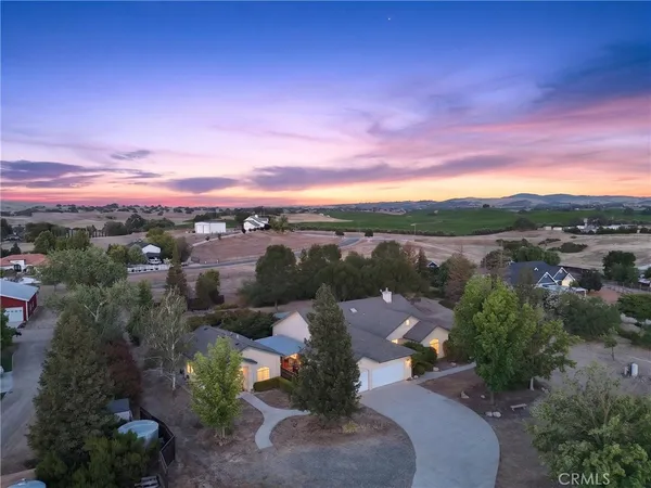 $1,080,000 | 5696 Loma Real, Paso Robles, CA 93446