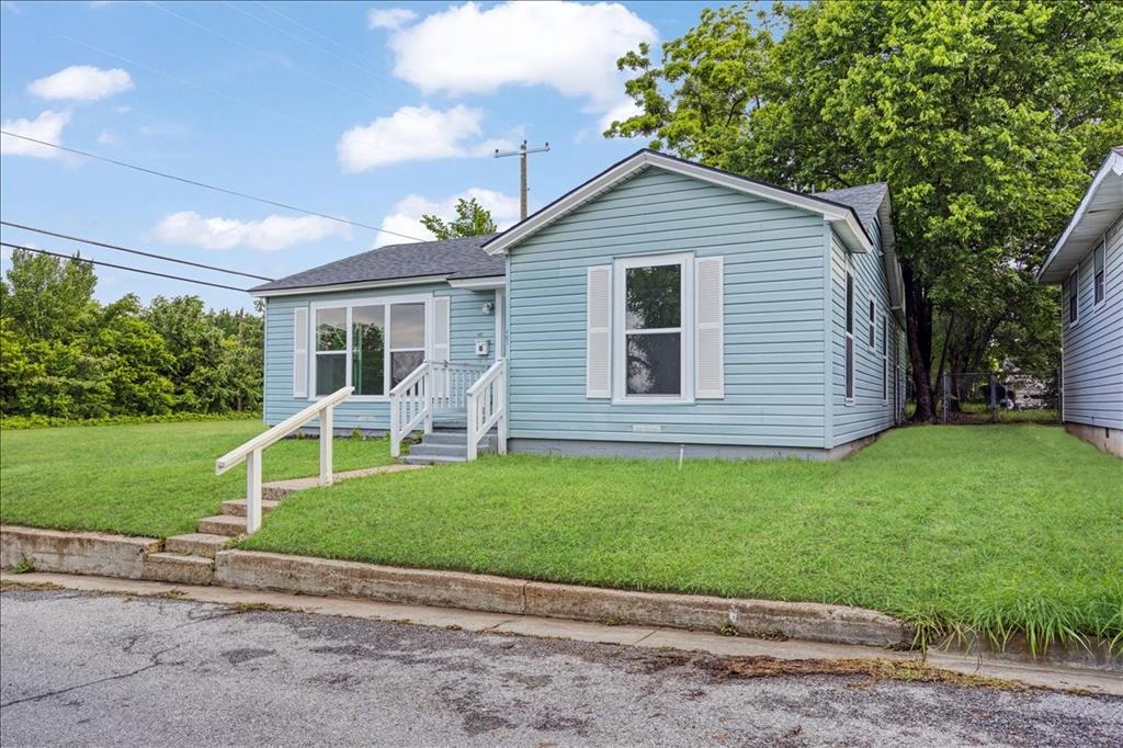 401 East Morton Street Denison, TX 75021 - Photo 5 of 27