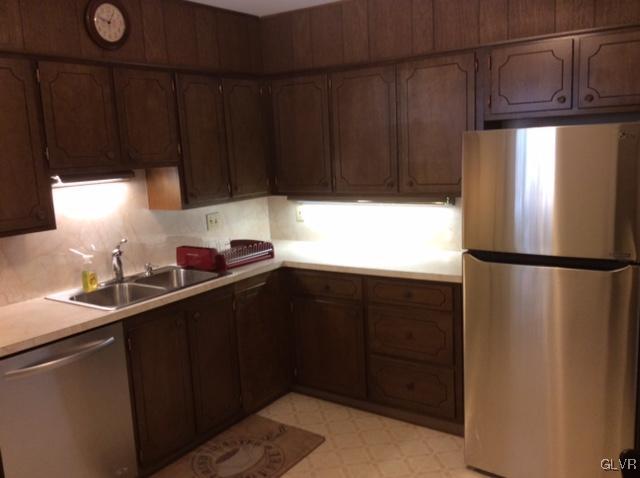 341 Spring Street, Unit B Bethlehem, PA 18018 - Photo 5 of 14 Gallery Image 5