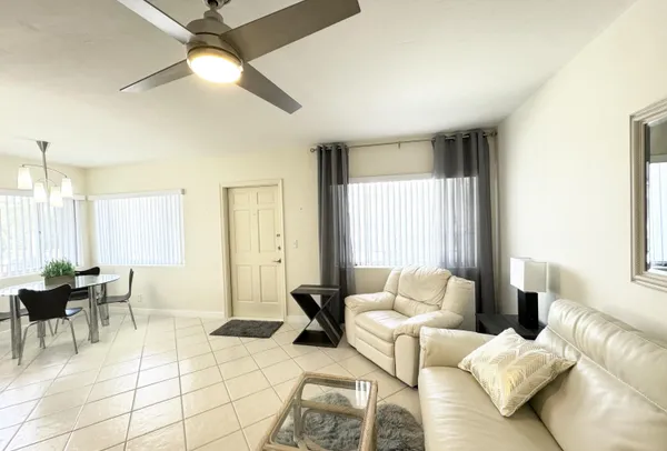$1,500 | 2880 Lake Osborne Drive, Unit 205, Lake Worth Beach, FL 33461