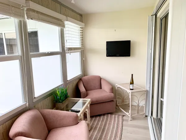 $1,500 | 2880 Lake Osborne Drive, Unit 205, Lake Worth Beach, FL 33461