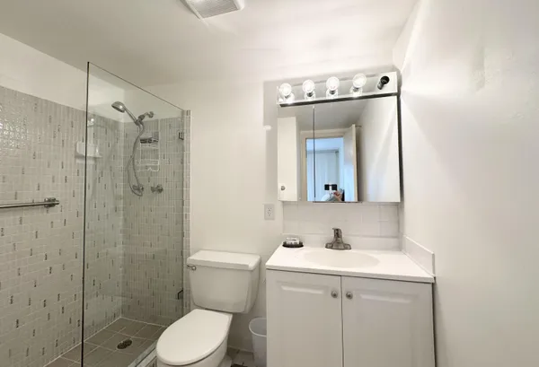 $1,500 | 2880 Lake Osborne Drive, Unit 205, Lake Worth Beach, FL 33461