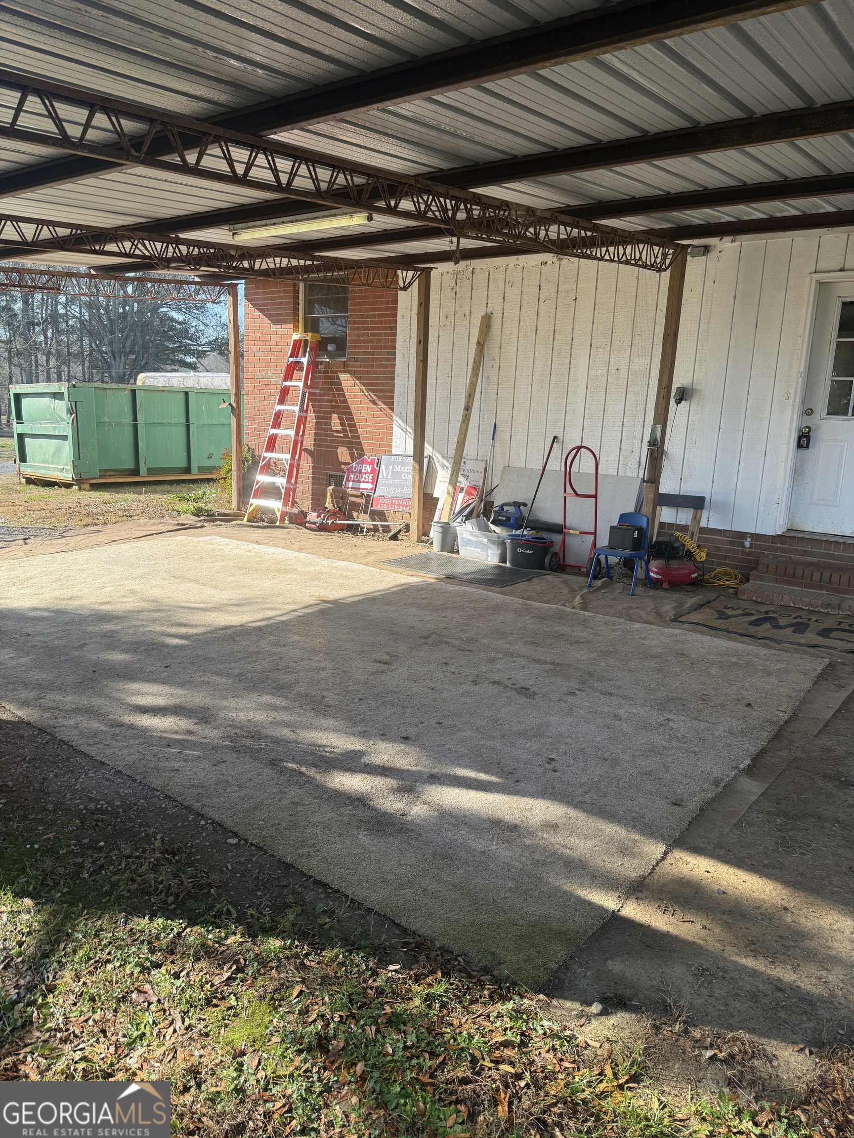 2068 Old Dalton Road Northeast Rome, GA 30165 - Photo 2 of 37 a view of a garage