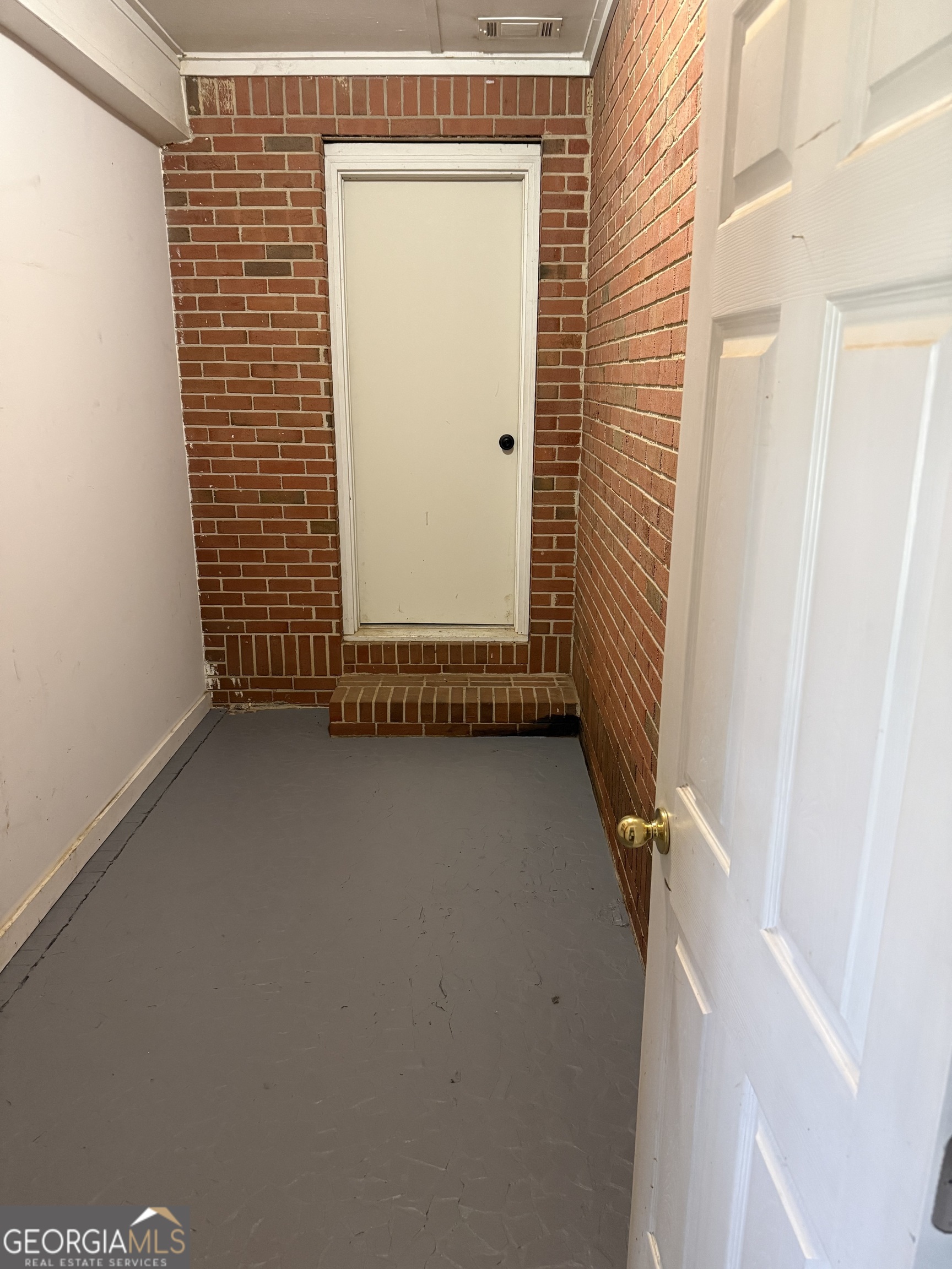 2068 Old Dalton Road Northeast Rome, GA 30165 - Photo 7 of 37 a view of a small space