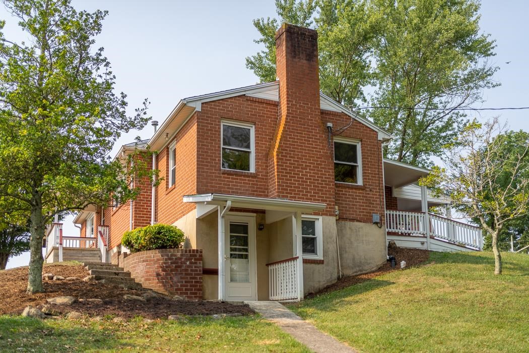 1086 Old Farm Road Lexington, VA 24450 - Photo 3 of 73 Gallery Image 3