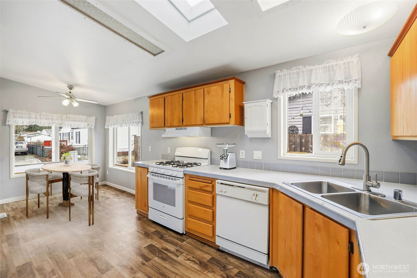 15400 Southeast 155th Street, Unit 49 Renton, WA 98058 - Photo 12 of 39 Gallery Image 12