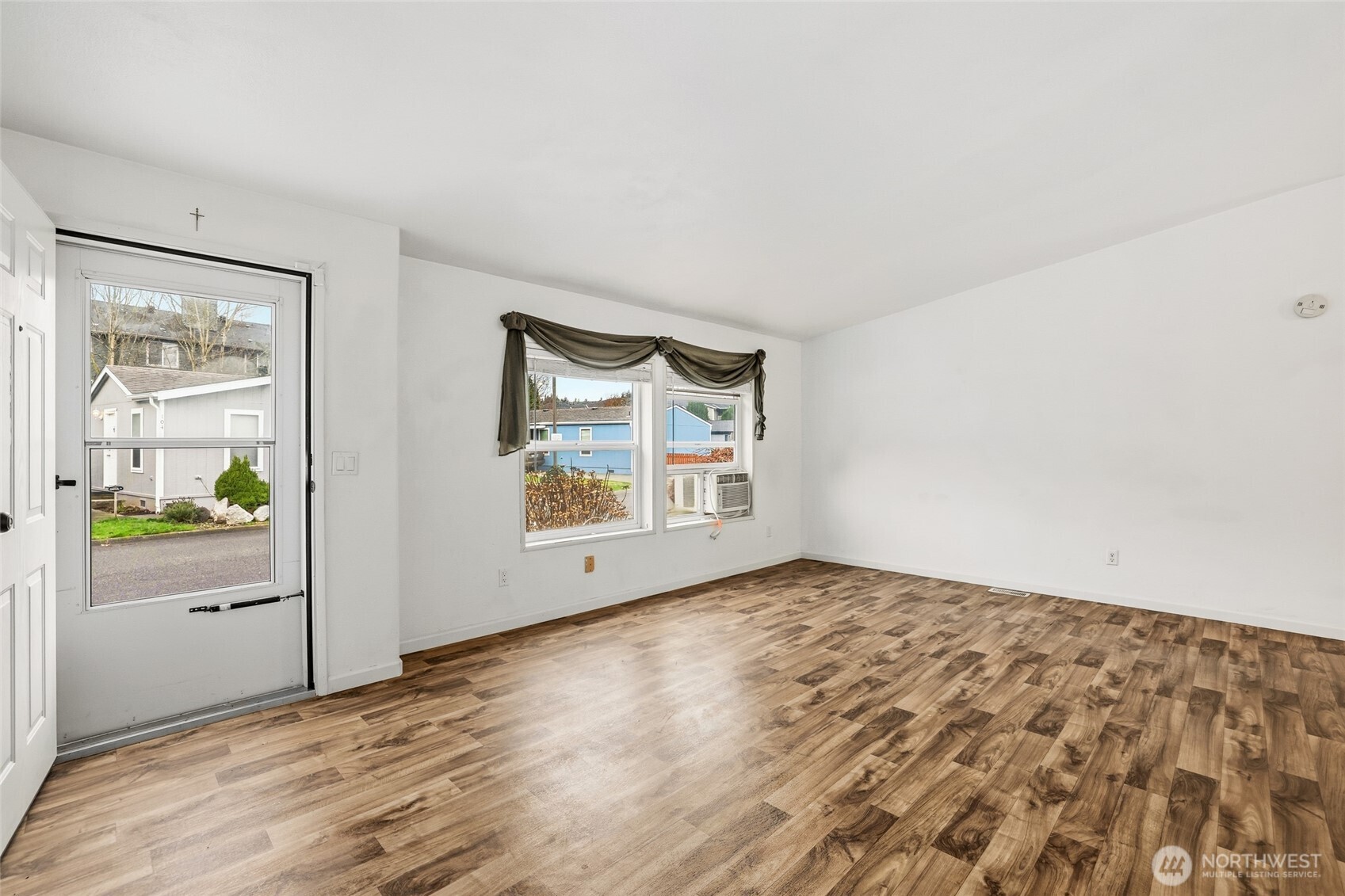 15400 Southeast 155th Street, Unit 49 Renton, WA 98058 - Photo 3 of 39 Gallery Image 3