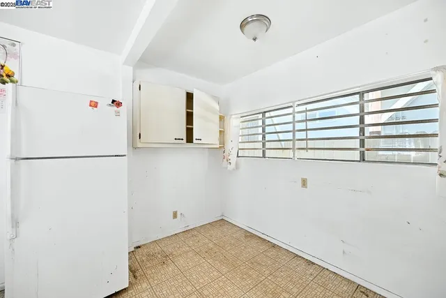 $299,000 | 3229 Star Avenue, Oakland, CA 94619