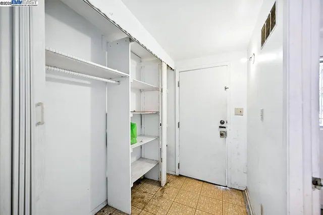 $299,000 | 3229 Star Avenue, Oakland, CA 94619