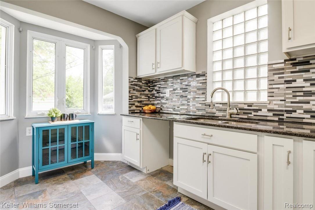 4698 Balfour Road Detroit, MI 48224 - Photo 8 of 15 Kitchen