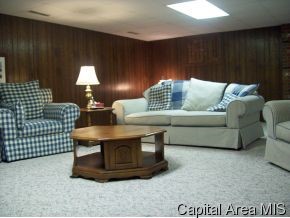 2444 Arnold Road Jacksonville, IL 62650 - Photo 7 of 11