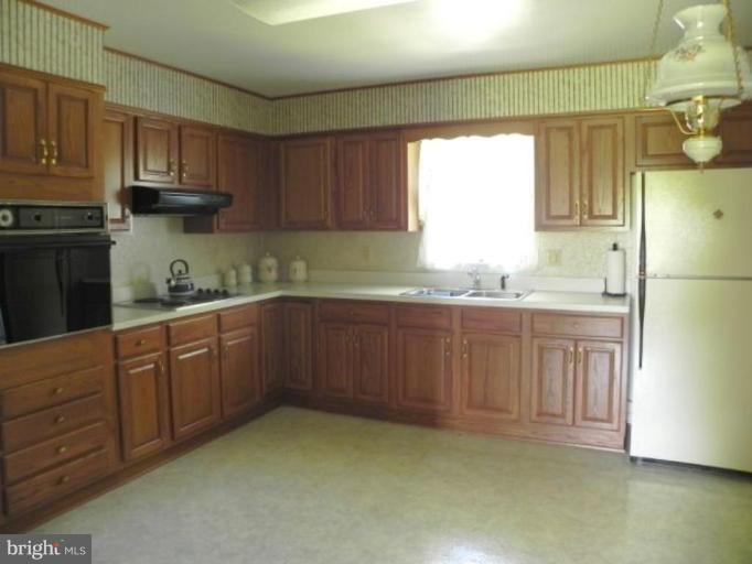 26900 Three Notch Road Mechanicsville, MD 20659 - Photo 4 of 10 Kitchen