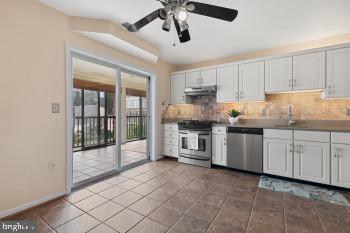 31 Lambourne Road, Unit 504 Towson, MD 21204 - Photo 7 of 35