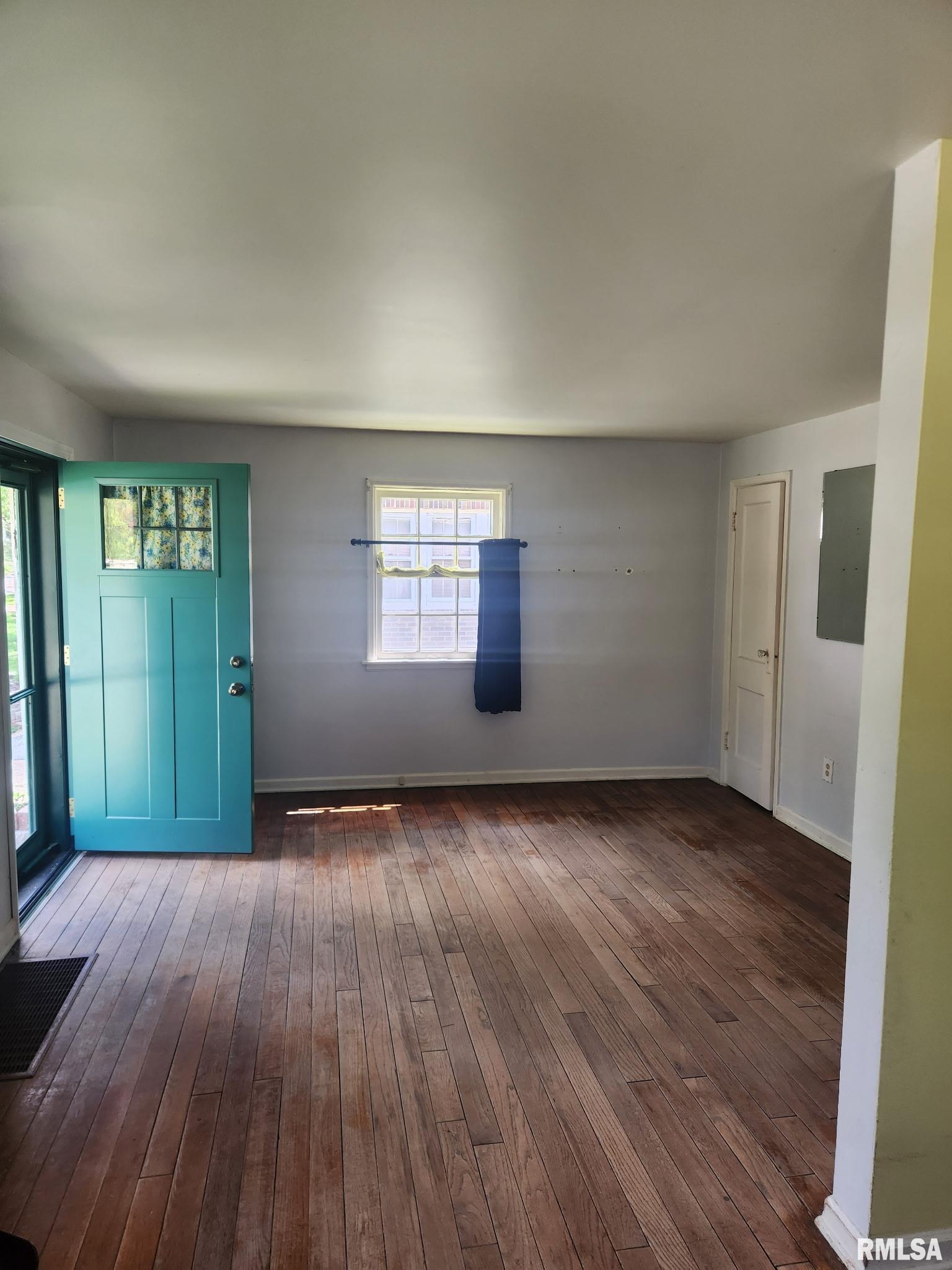 1629 West Decatur Street Decatur, IL 62522 - Photo 3 of 12