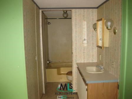 1840 South Goetze Road Applegate, MI 48401 - Photo 5 of 7 178883-4.JPG