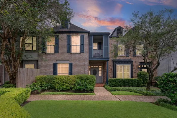 $460,000 | 3804 Lake Street, Houston, TX 77098